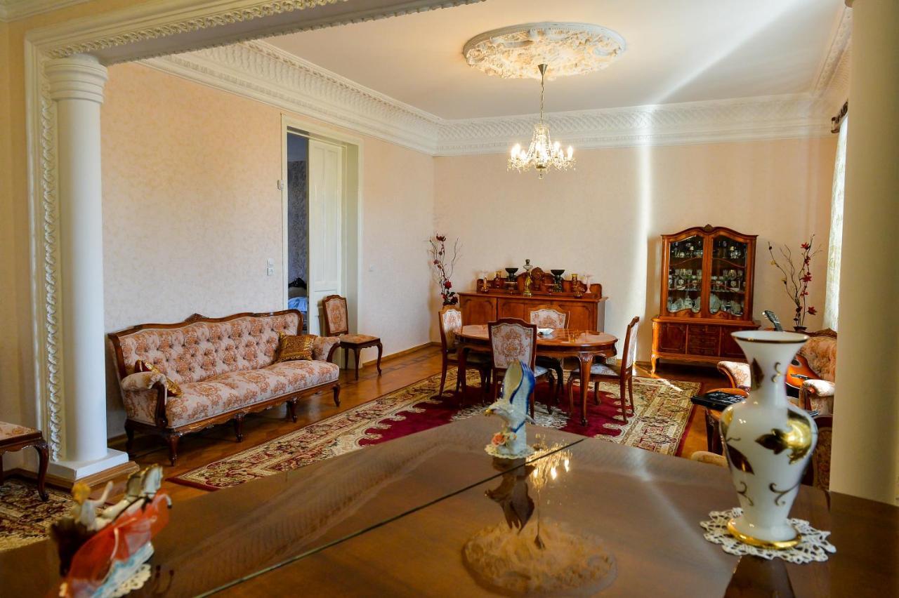 Gold Guest House 쿠타이시 외부 사진