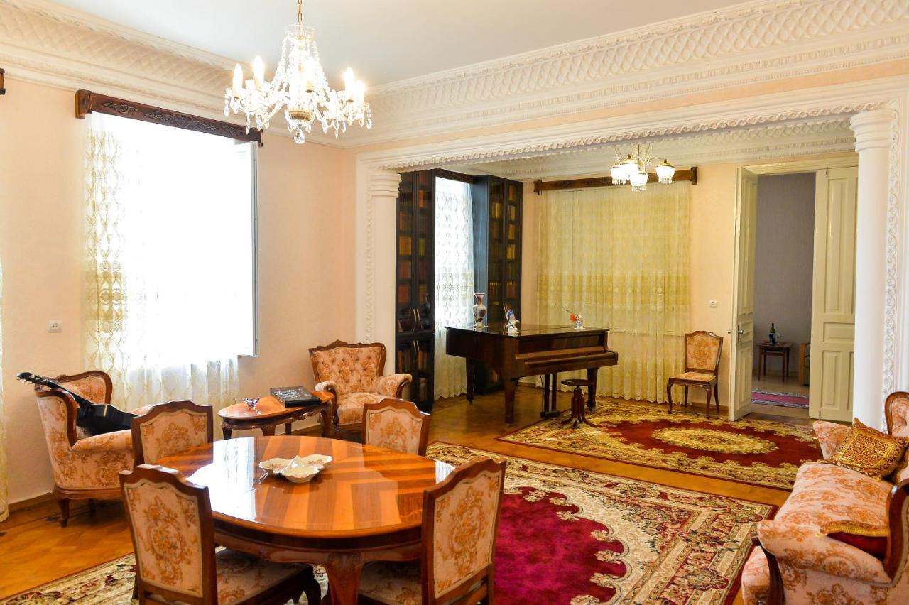 Gold Guest House 쿠타이시 외부 사진
