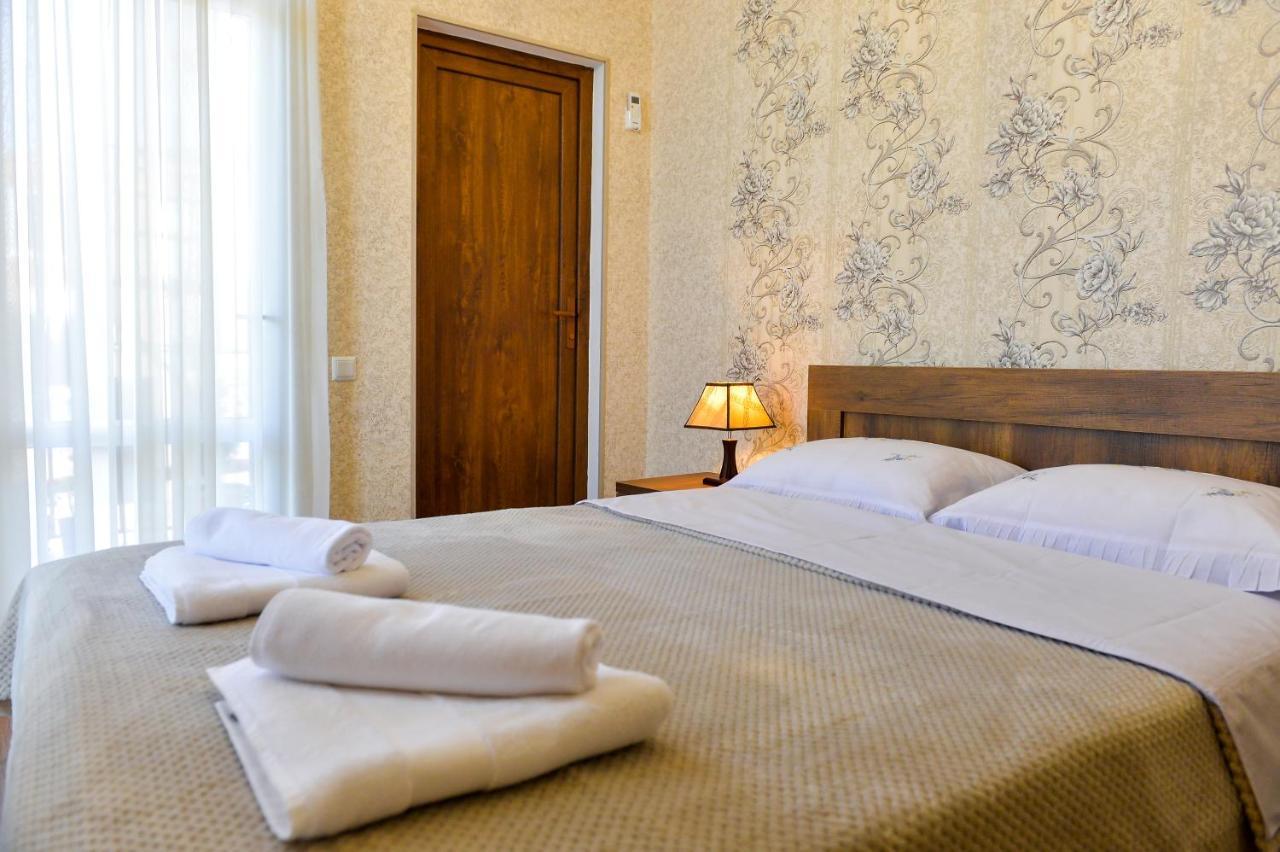 Gold Guest House 쿠타이시 외부 사진