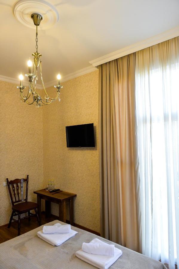 Gold Guest House 쿠타이시 외부 사진