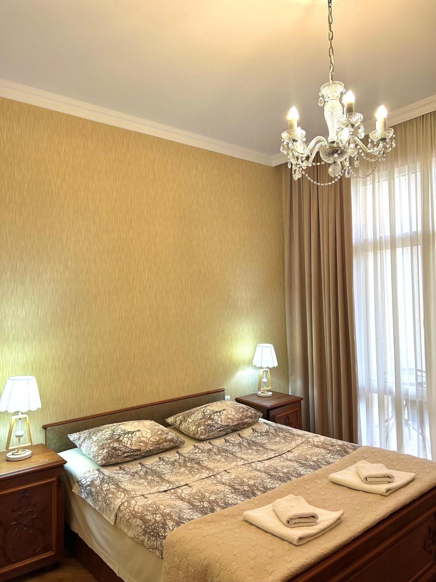Gold Guest House 쿠타이시 외부 사진