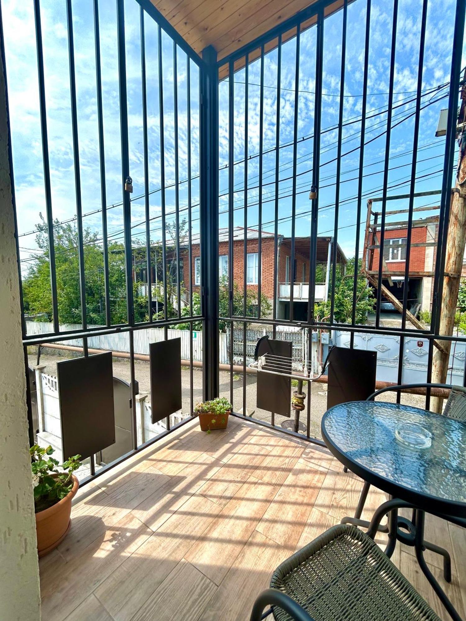 Gold Guest House 쿠타이시 외부 사진